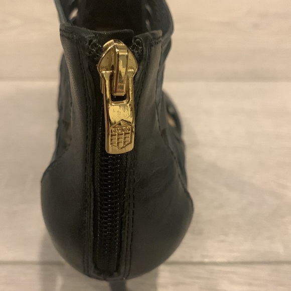 Vince Camuto - Black Heel Sandals - Size: 8.5 M - Picture 13 of 14